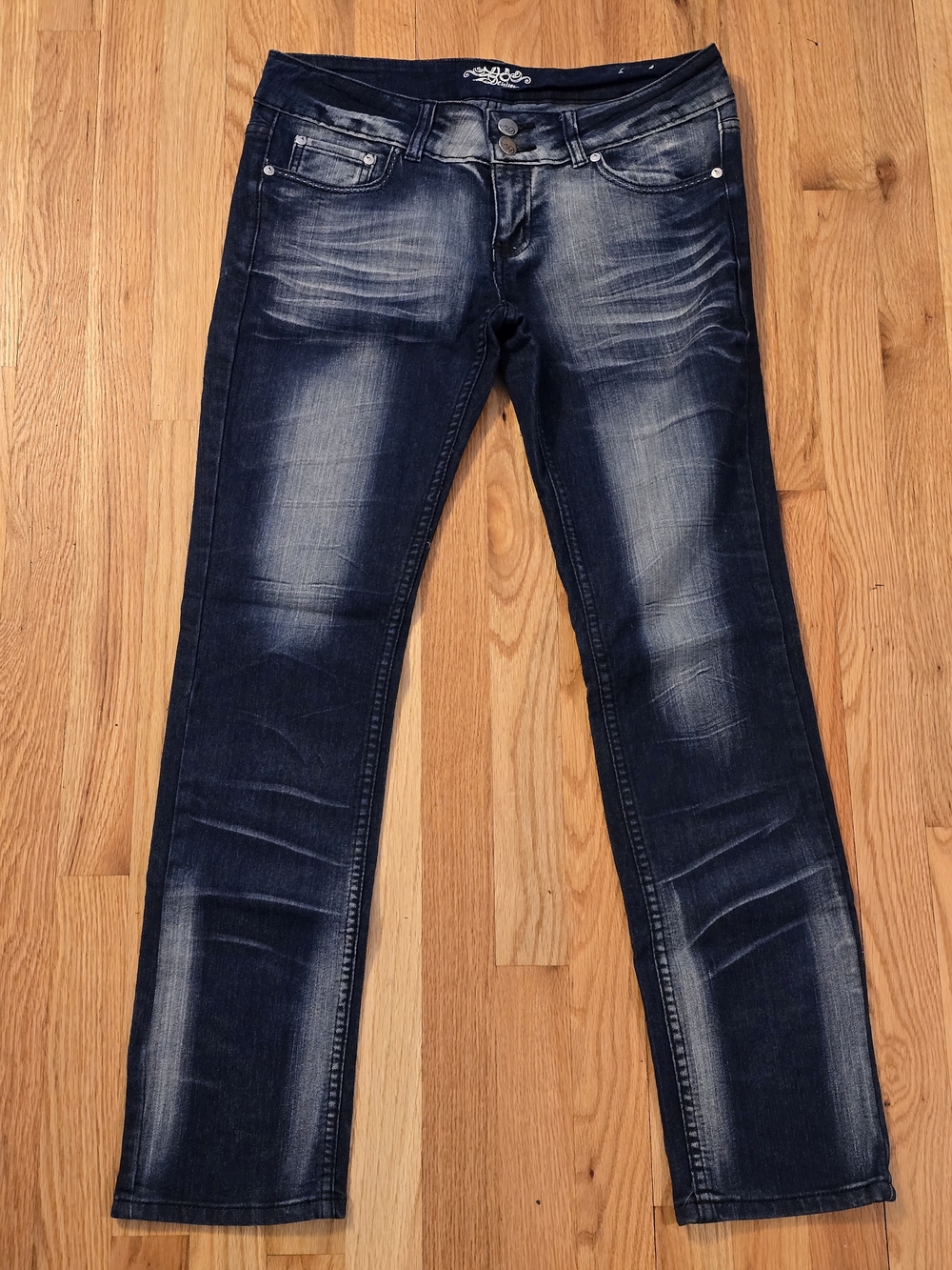 Women’s Straight Leg Jeans in Dark Indigo Wash